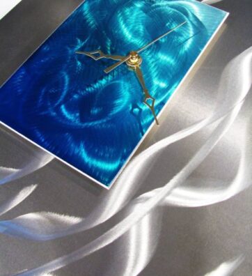 abstract-painting-on-metal-clock-5