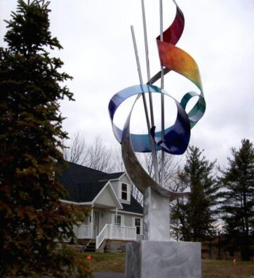contemporary-rainbow-art-lawn-sculpture-4