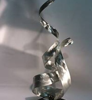 metal-table-sculpture-4