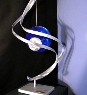 modern-metal-table-sculpture-4