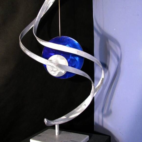 modern-metal-table-sculpture-4